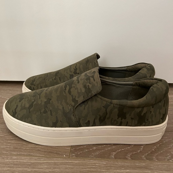 J Slides Harry Slip Ons - Picture 6 of 8